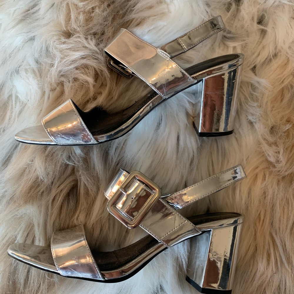 SALE ❤️Silver Sling-Back Sandals With Buckle